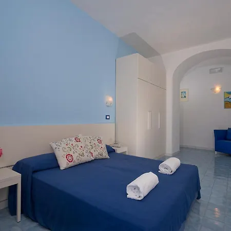 In Bb - Wellness And Total Relaxation In A Volcanic Land,
