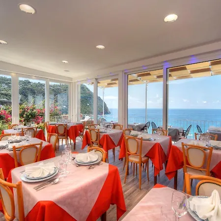 In Bb - Wellness And Total Relaxation In A Volcanic Land, Ischia